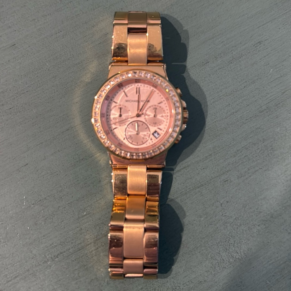 Michael Kors MK5586 rose gold chronographic Women's Watch